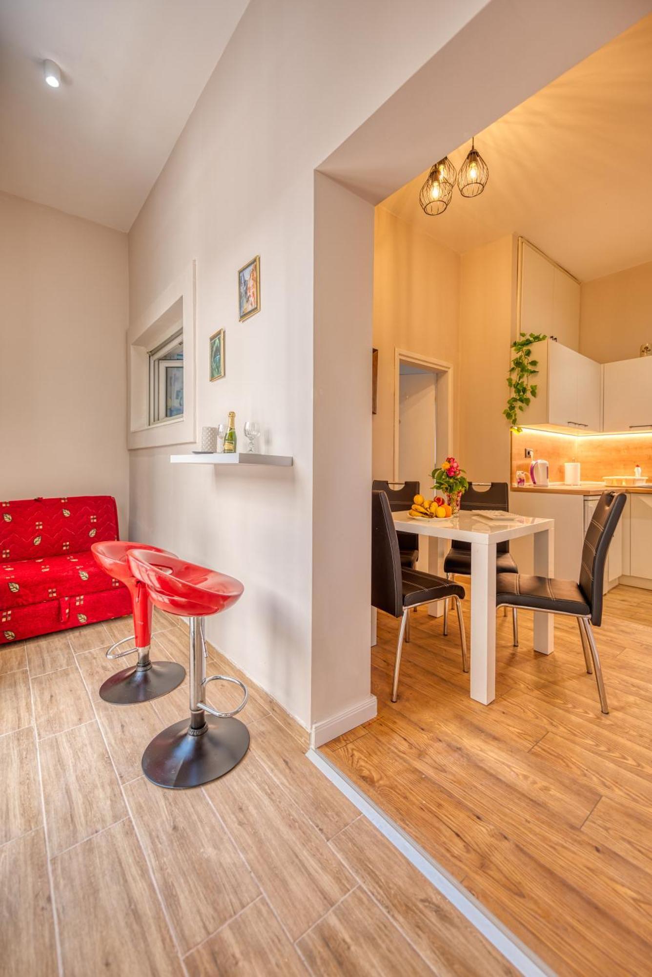 Apartments Vujosevic Тиват Экстерьер фото